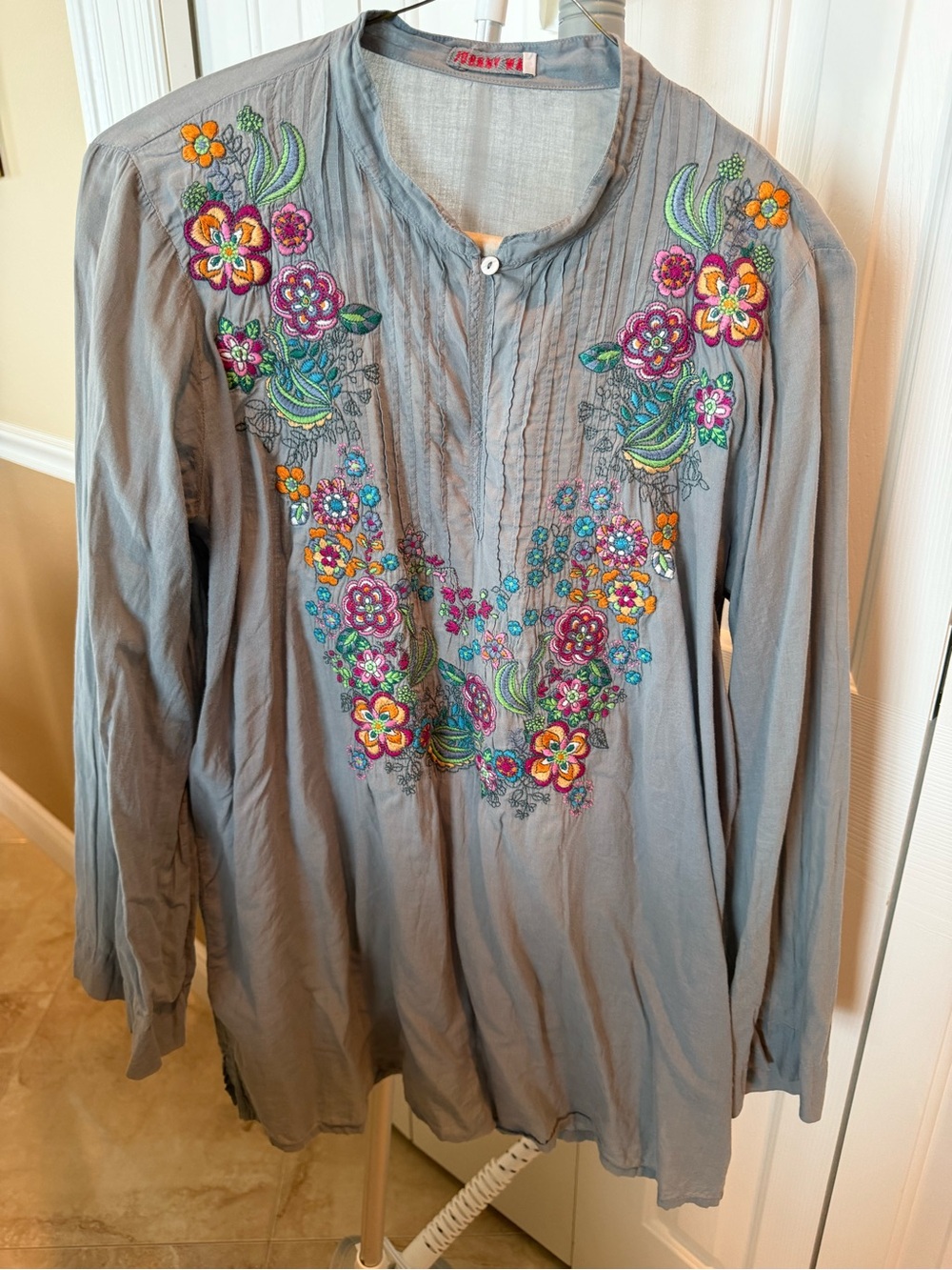 Johnny Was Gray Embroidered Floral Tunic with Multicolor Accents
